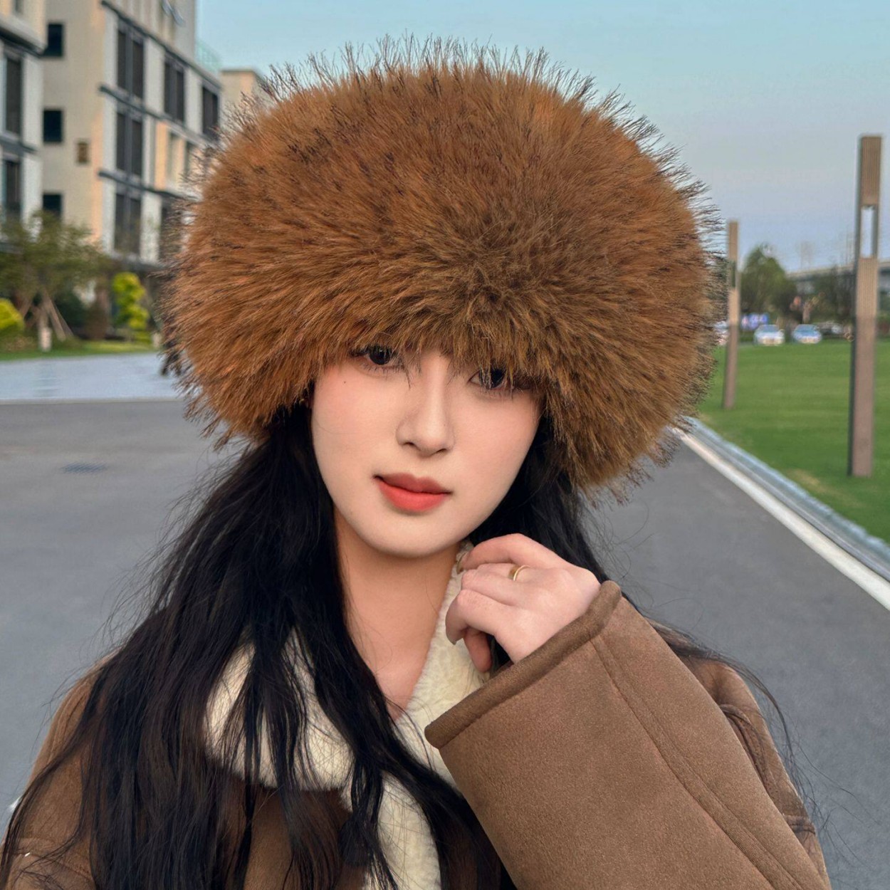Knit Beanie Hat Warm - 柔らかなフェイクフォックスファーの円形オープントップハット、暖かく厚みのあるふわふわのキャップ、ファッショナブルなデイリーアウトドアビーニー、女性用ヘッドバンド