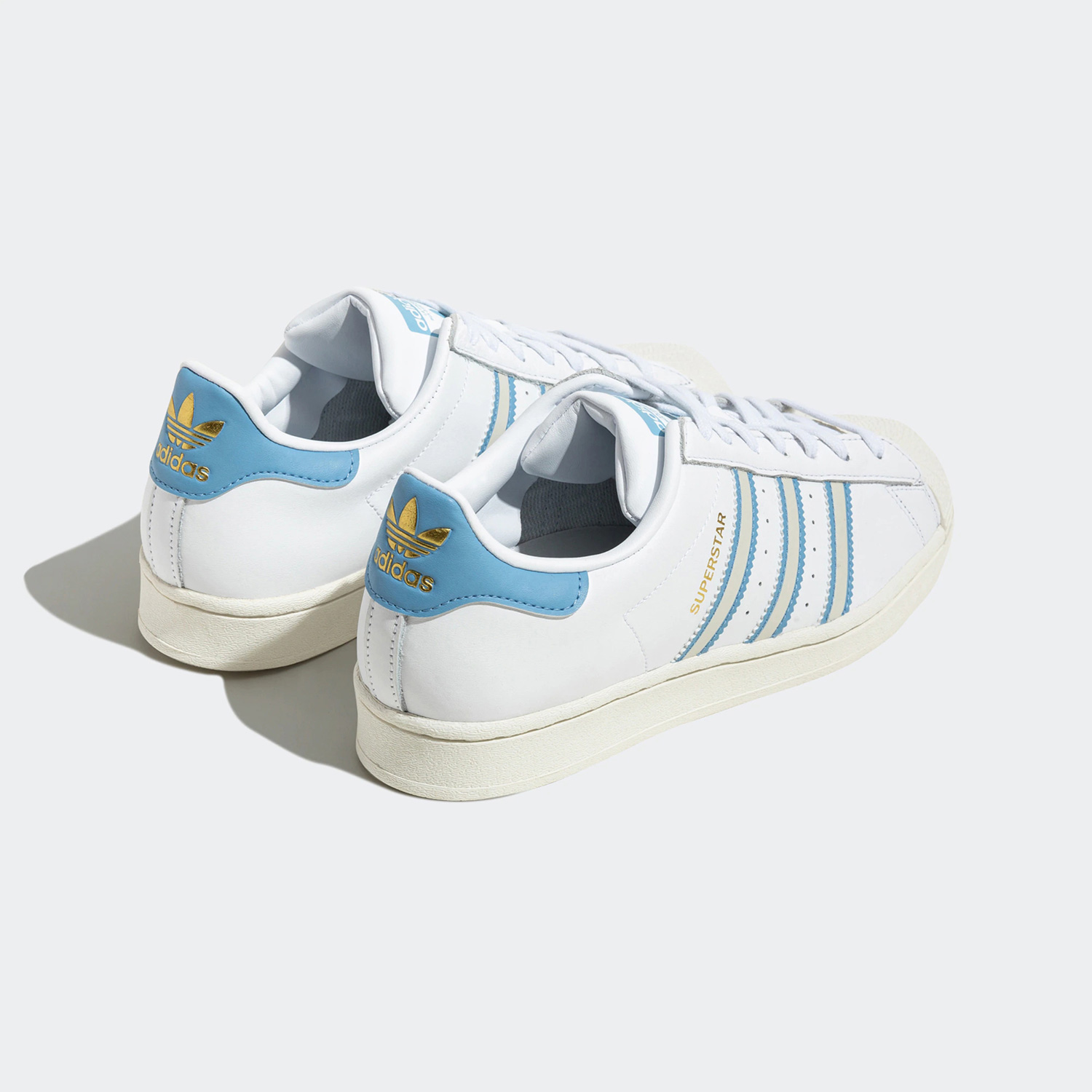 アディダス正規品、クローバー柄のSUPERSTAR、つま先部 - Adidas Shoes Superstar のレビューと価格